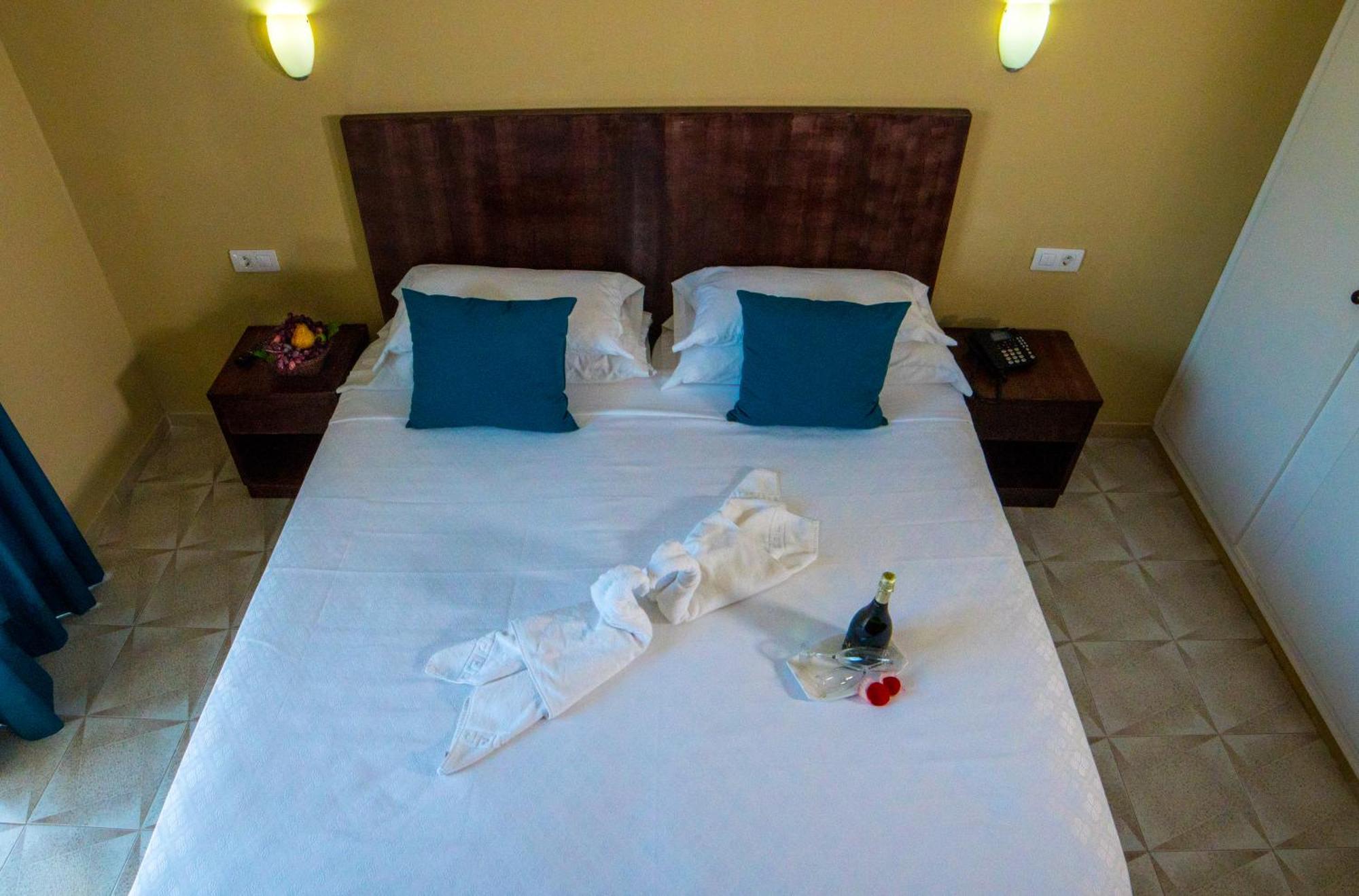 Hotel Aeropuerto Sur Сан-Исидро Экстерьер фото